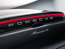 Porsche Macan 4 in dunkelgrau - metallic