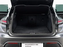 Porsche Macan 4 in dunkelgrau - metallic