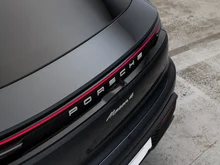 Porsche Macan 4 in dunkelgrau - metallic