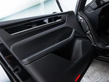 Porsche Macan 4 in dunkelgrau - metallic