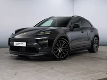 Porsche Macan 4 in dunkelgrau - metallic