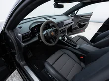 Porsche Macan 4 in dunkelgrau - metallic