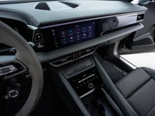 Porsche Macan 4 in dunkelgrau - metallic