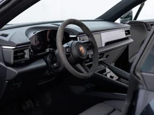 Porsche Macan 4 in dunkelgrau - metallic