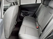 VW T-Roc Life eTSI DSG in Grenadillschwarz Metallic