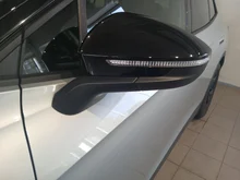 VW ID.4 Pro 4MOTION 220 kW Business -77 kWh in Scale Silver Metallic Dach schwarz