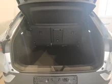 VW ID.4 Pro 4MOTION 220 kW Business -77 kWh in Scale Silver Metallic Dach schwarz