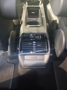VW ID.4 Pro 4MOTION 220 kW Business -77 kWh in Scale Silver Metallic Dach schwarz