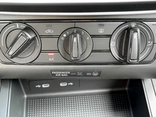 SEAT Arona Reference Edition 1.0 TSI in Candy-Weiß