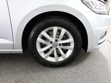 VW Touran Comfortline TDI SCR in Reflexsilber Metallic