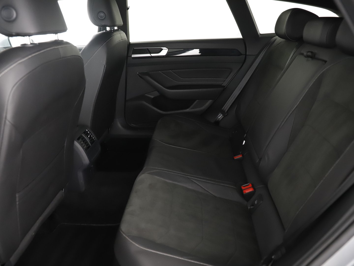 VW Arteon SB R-Line TDI DSG | Bild 18 von 24