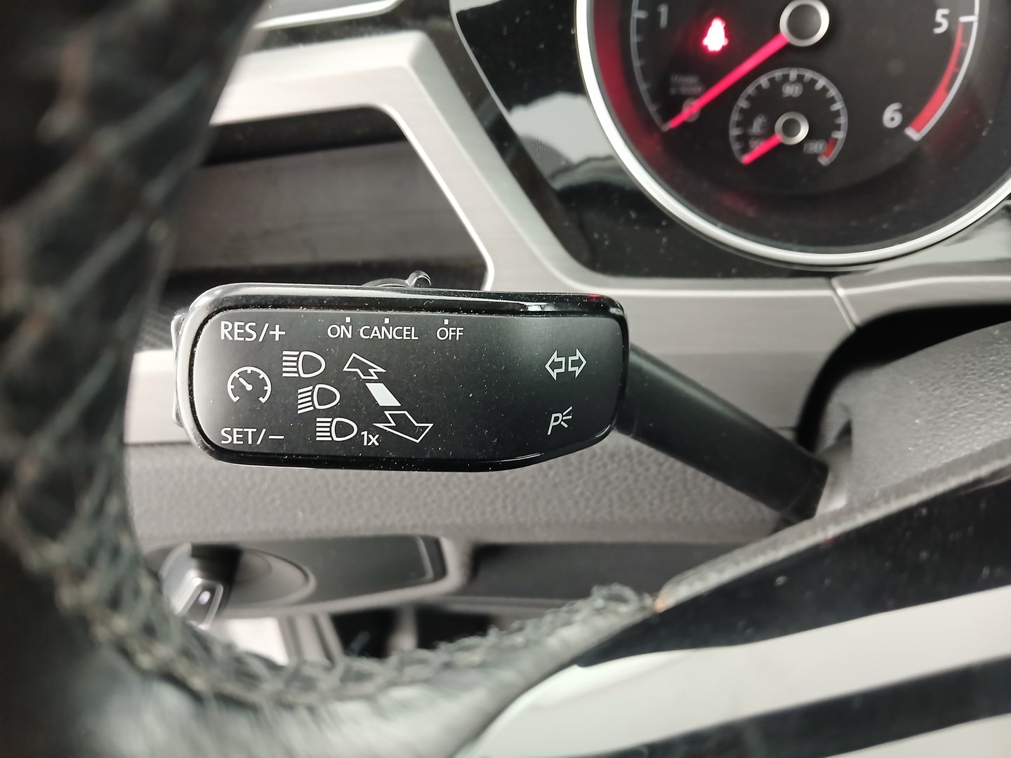 VW Touran Comfortline TDI SCR DSG 5-Sitzer | Bild 16 von 33