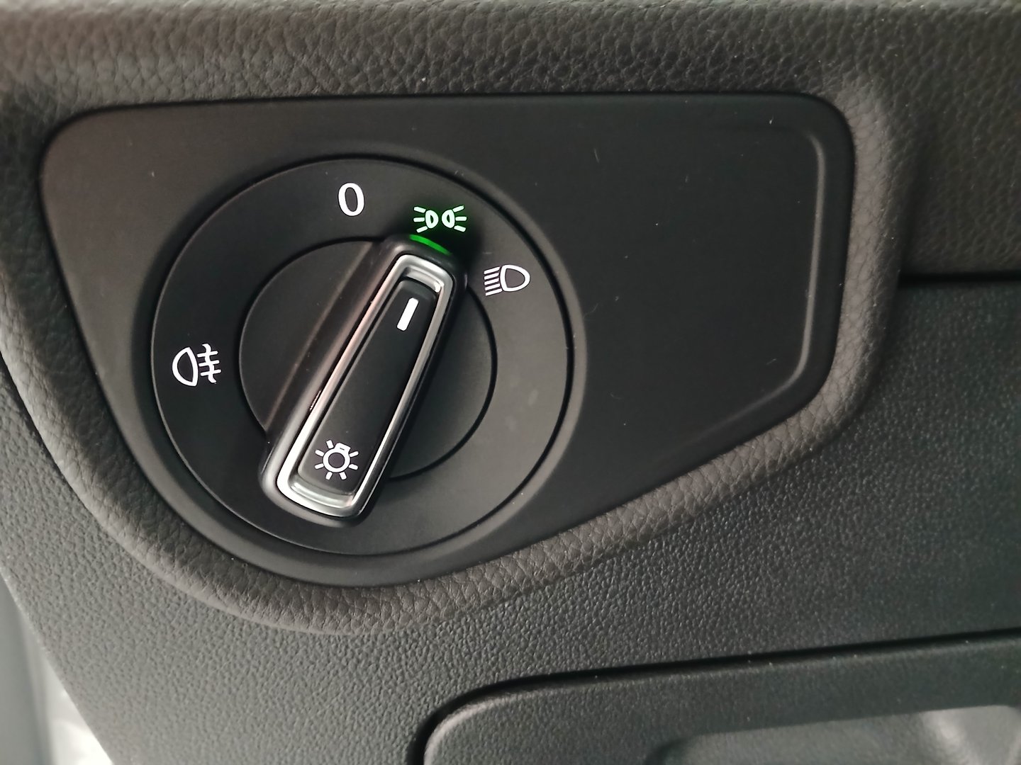 VW Touran Comfortline TDI SCR DSG 5-Sitzer | Bild 12 von 33