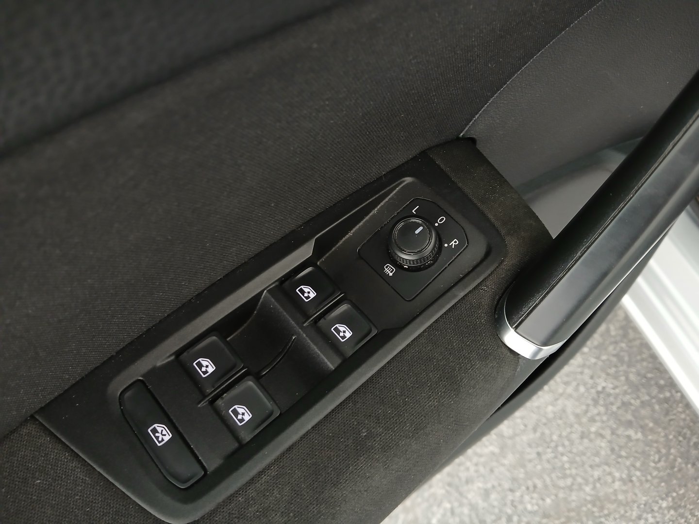 VW Touran Comfortline TDI SCR DSG 5-Sitzer | Bild 11 von 33