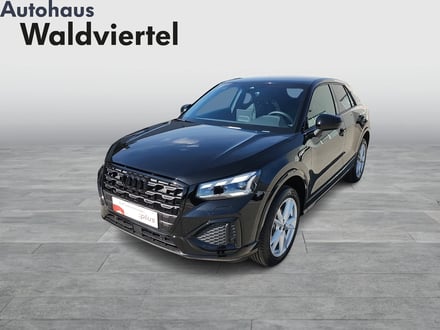 Audi Q2 35 TFSI admired