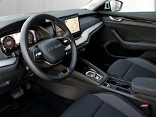 Škoda Octavia Combi Selection TSI mHEV DSG in Moon-Weiß Metallic