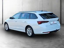 Škoda Octavia Combi Selection TSI mHEV DSG in Moon-Weiß Metallic