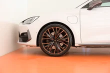 CUPRA Leon SP Kombi VZ eHYBRID DSG 180/245 in Nevada-Weiß Metallic