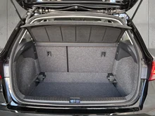 SEAT Arona Reference Edition 1.0 TSI in Nacht-Schwarz Metallic