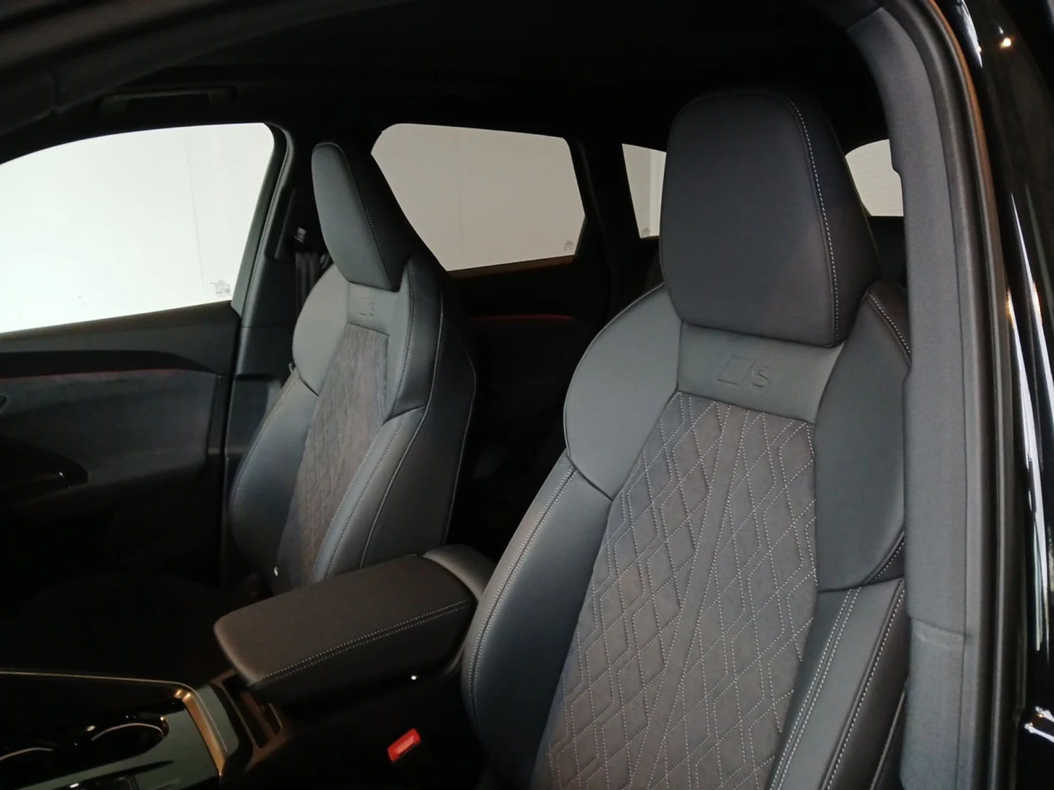 Bild eines Audi Q5 e-hybrid quattro 220 KW