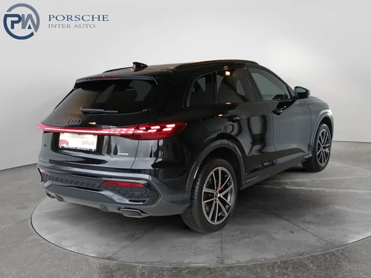 Bild eines Audi Q5 e-hybrid quattro 220 KW