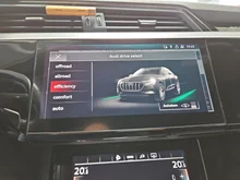 Audi e-tron Sportback 55 300 kW Business in Taifungrau Metallic