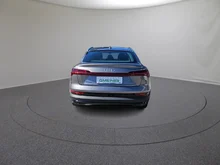 Audi e-tron Sportback 55 300 kW Business in Taifungrau Metallic