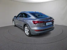 Audi e-tron Sportback 55 300 kW Business in Taifungrau Metallic