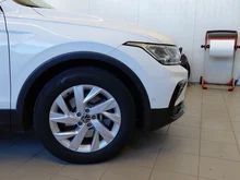 VW Tiguan Elegance eHybrid DSG in Pure White