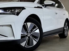 Škoda Enyaq 80 in MOON-WEISS METALLIC