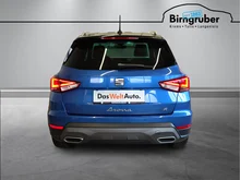 SEAT Arona FR 1.0 TSI DSG in Saphir-Blau Metall.
