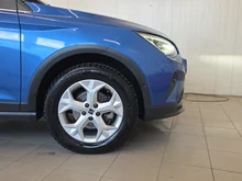 SEAT Arona FR 1.0 TSI DSG in Saphir-Blau Metall.