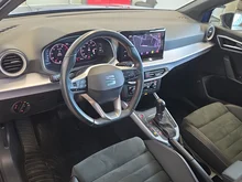 SEAT Arona FR 1.0 TSI DSG in Saphir-Blau Metall.