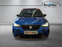 SEAT Arona FR 1.0 TSI DSG in Saphir-Blau Metall.