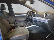 SEAT Arona FR 1.0 TSI DSG in Saphir-Blau Metall.