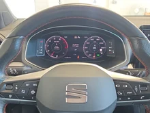 SEAT Arona FR 1.0 TSI DSG in Saphir-Blau Metall.