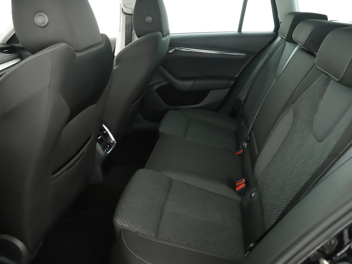 Škoda OCTAVIA Combi Style TDI DSG | Bild 27 von 34