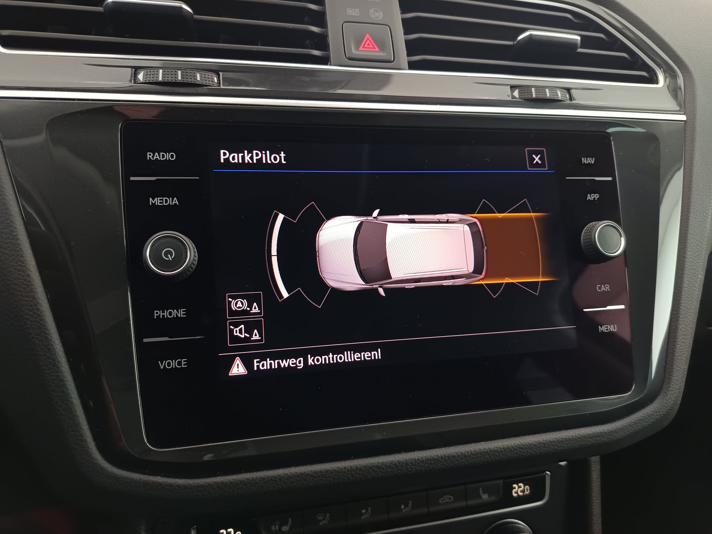 VW Tiguan Comfortline TDI SCR DSG | Bild 19 von 37