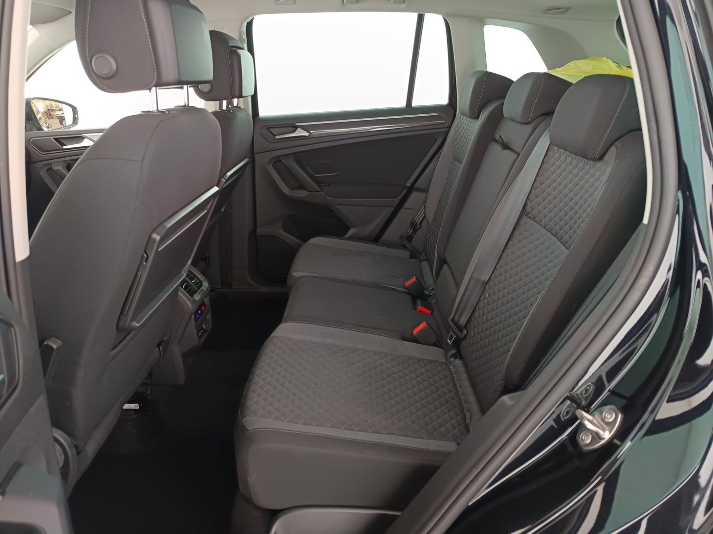 VW Tiguan Comfortline TDI SCR DSG | Bild 34 von 37