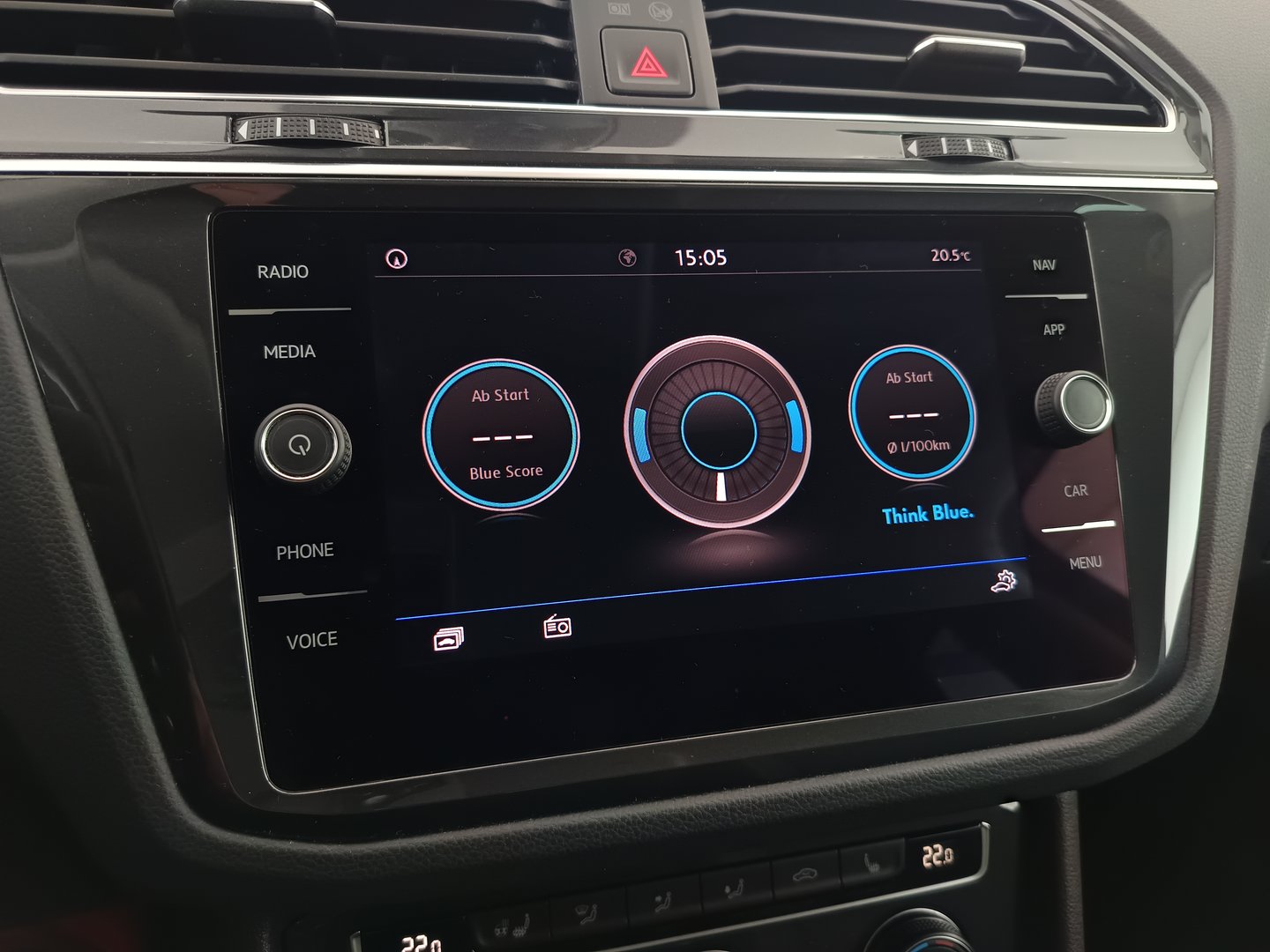 VW Tiguan Comfortline TDI SCR DSG | Bild 18 von 37