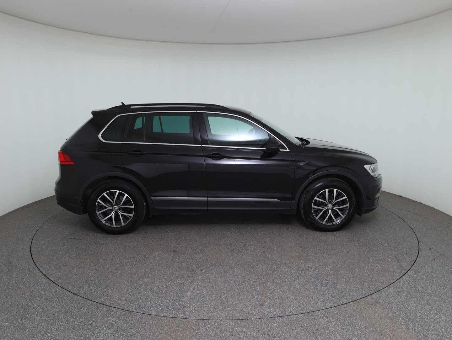 VW Tiguan Comfortline TDI SCR DSG | Bild 4 von 37