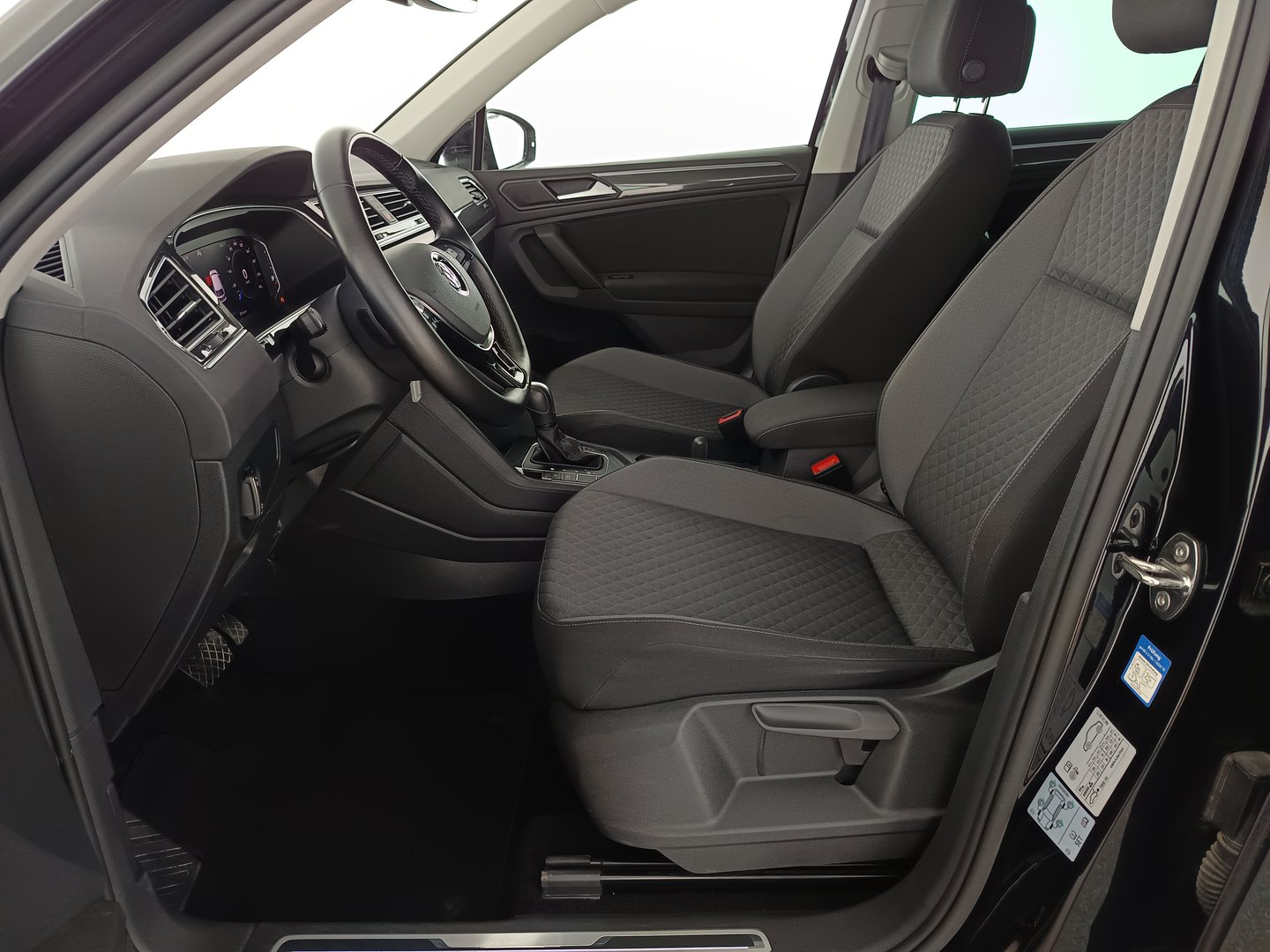 VW Tiguan Comfortline TDI SCR DSG | Bild 14 von 37