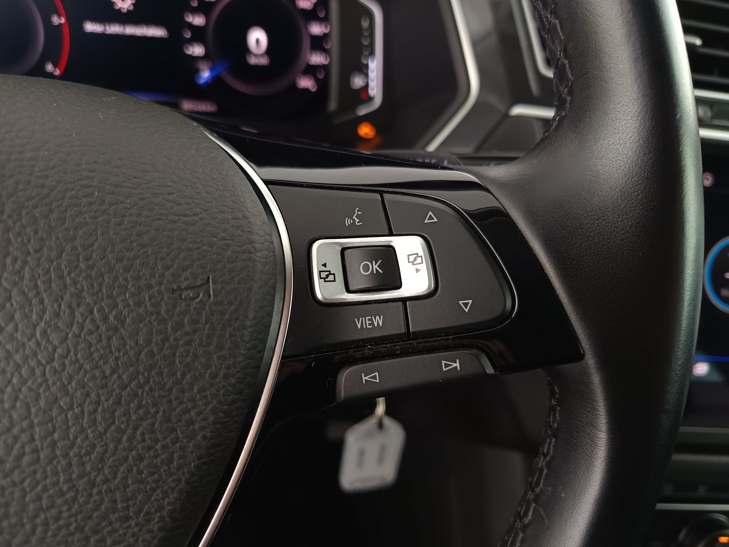 VW Tiguan Comfortline TDI SCR DSG | Bild 17 von 37