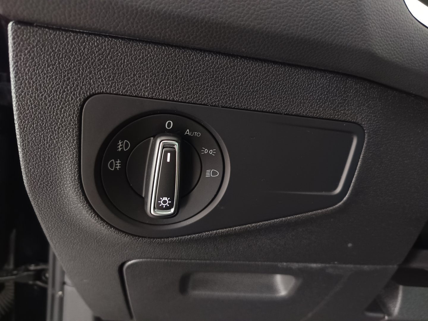 VW Tiguan Comfortline TDI SCR DSG | Bild 12 von 37