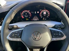 VW Golf Rabbit mHEV DSG in Anemonenblau Metallic