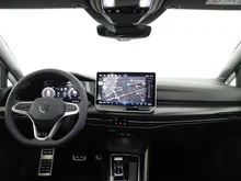 VW Golf Variant Sport mHeV DSG in Oryxweiß Perlmutteffekt