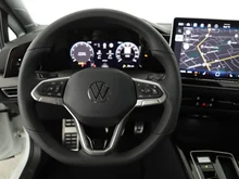 VW Golf Variant Sport mHeV DSG in Oryxweiß Perlmutteffekt