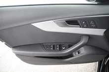 Audi A4 Avant 40 TDI quattro S line in MYTHOSSCHWARZ METALLIC