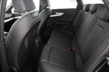 Audi A4 Avant 40 TDI quattro S line in MYTHOSSCHWARZ METALLIC