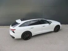 Audi A6 Avant e-hybrid quattro 270 kW in Gletscherweiß Metallic